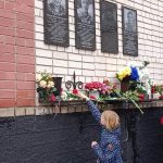 УВІКОВІЧИЛИ ПАМ’ЯТЬ: У Крутах відкрили ще дві меморіальні дошки на честь загиблих Героїв..