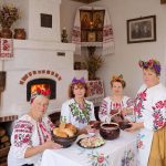 У КОБИЖЧІ ГОТУЮТЬ ОСОБЛИВИЙ ПІСНИЙ БОРЩ З ГРИБАМИ!